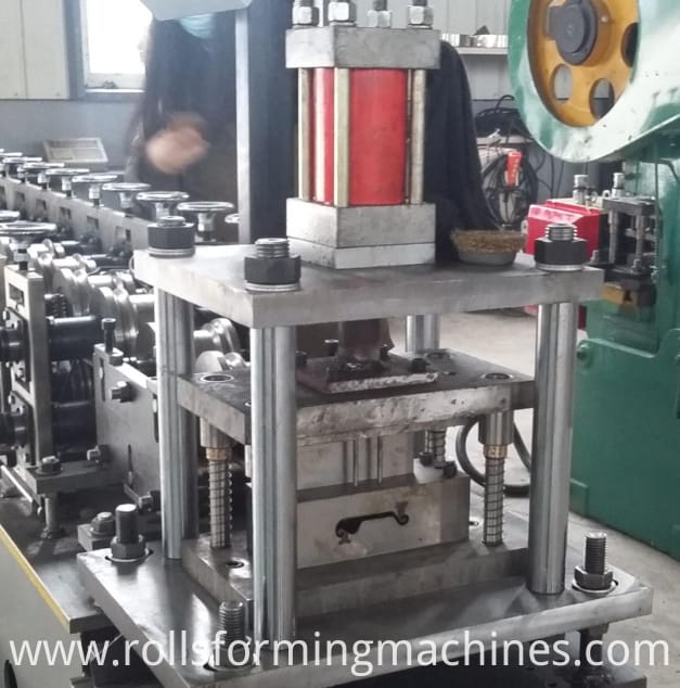 Customized Roller Shutter Door Roll Forming Machine